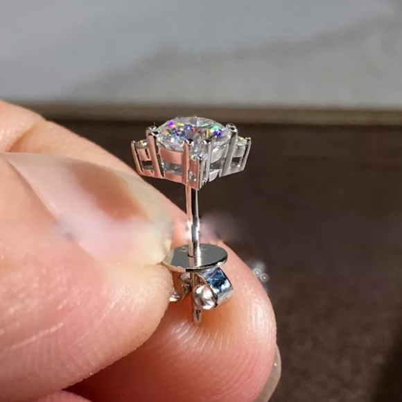 Exquisite .925 Sterling Silver AAAAA CZ Stone - Picture 4 of 7